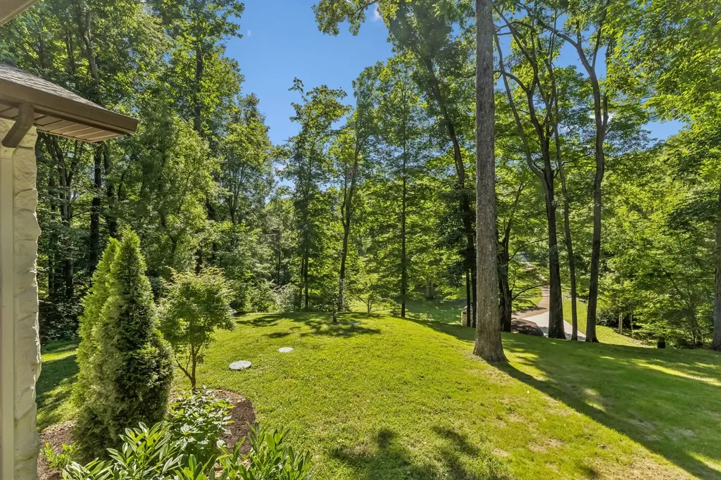 9033 Old Charlotte Pike Pegram TN 37143