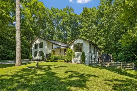 9033 Old Charlotte Pike Pegram TN 37143