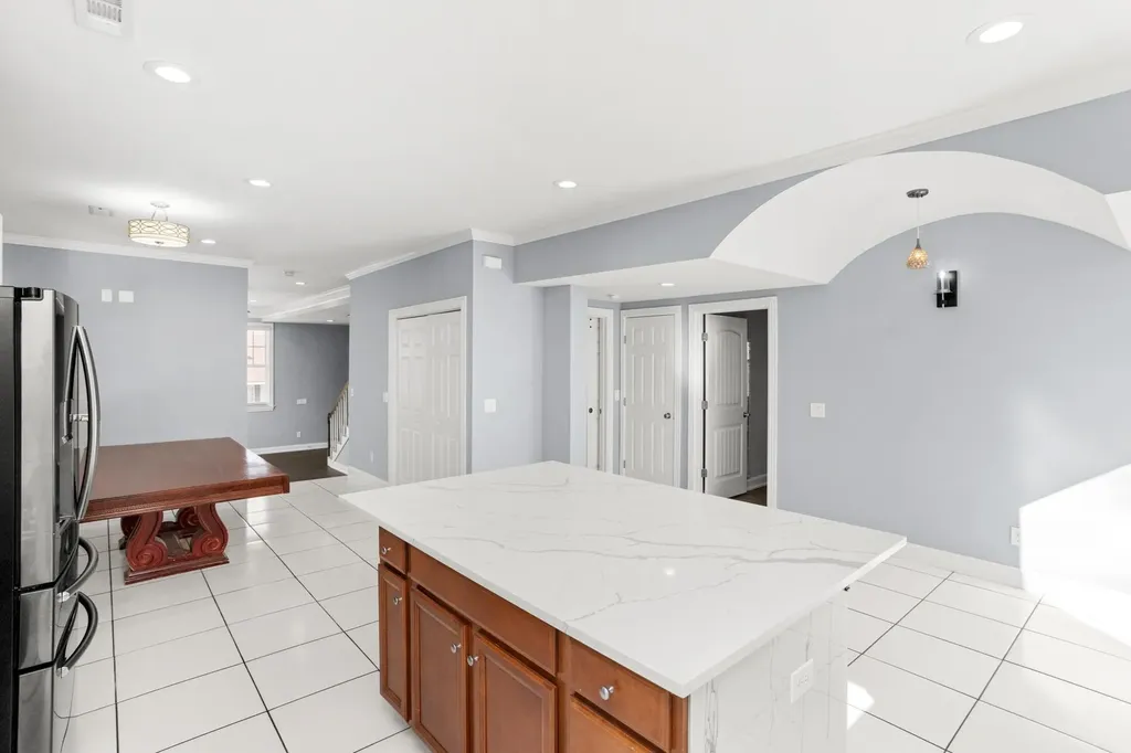 239 E Bledsoe Street Gallatin TN 37066