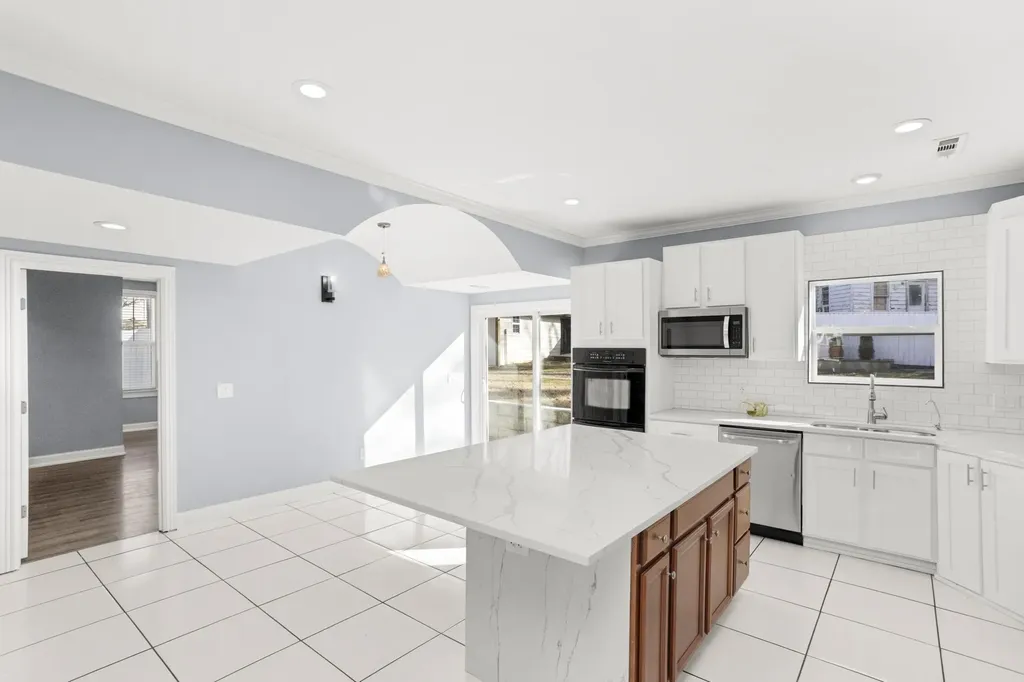 239 E Bledsoe Street Gallatin TN 37066