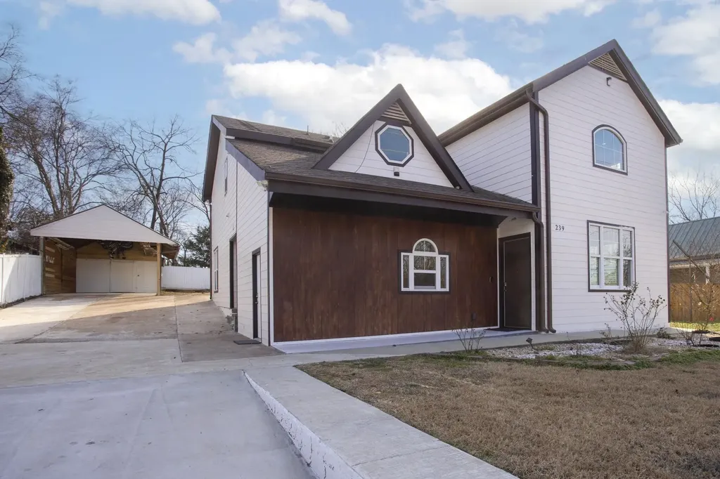 239 E Bledsoe Street Gallatin TN 37066
