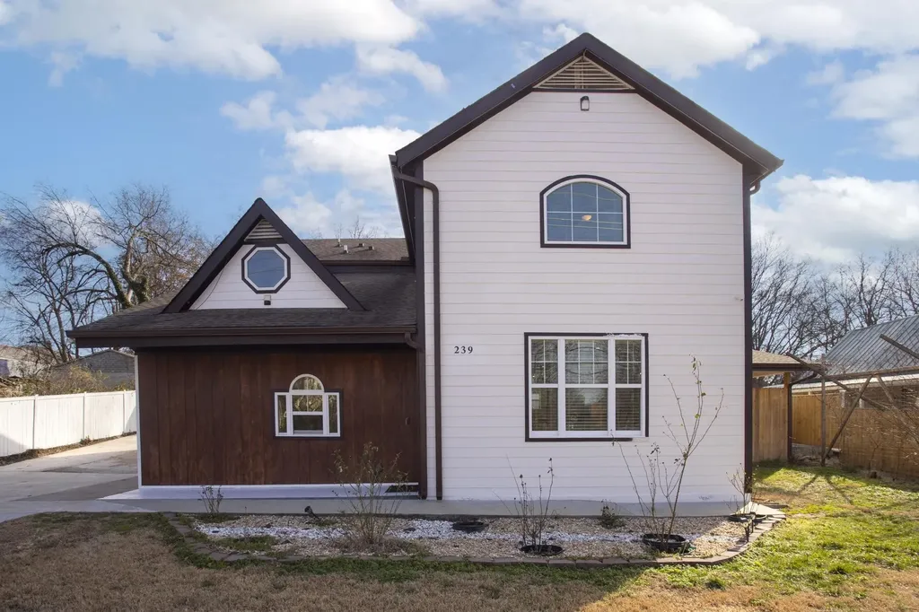 239 E Bledsoe Street Gallatin TN 37066