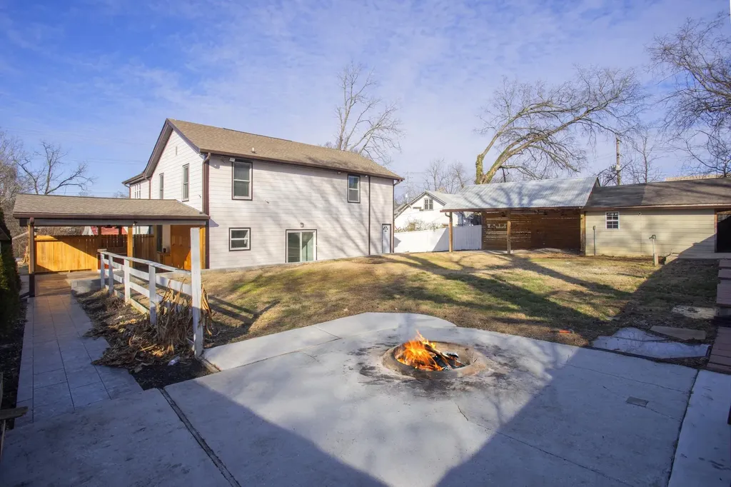 239 E Bledsoe Street Gallatin TN 37066