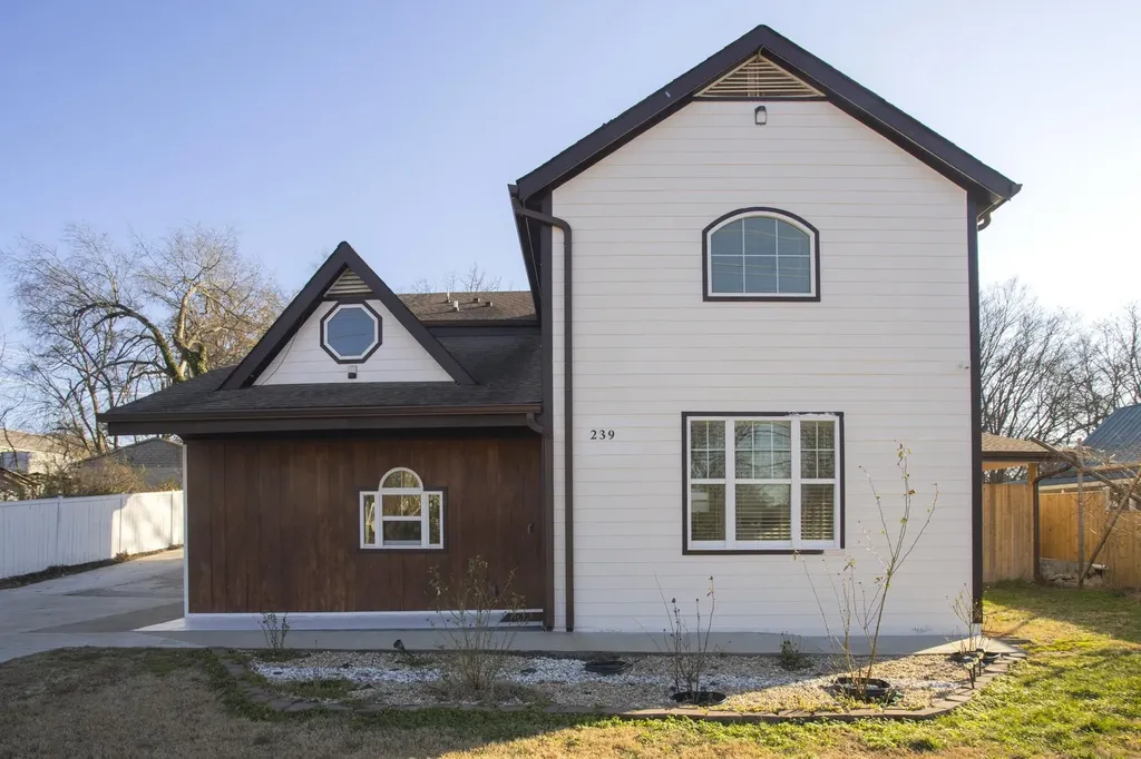 239 E Bledsoe Street Gallatin TN 37066