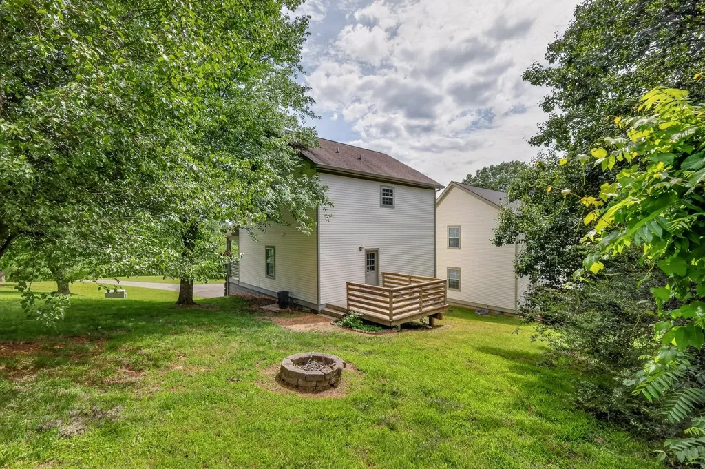2143 Bell Street Ashland City TN 37015