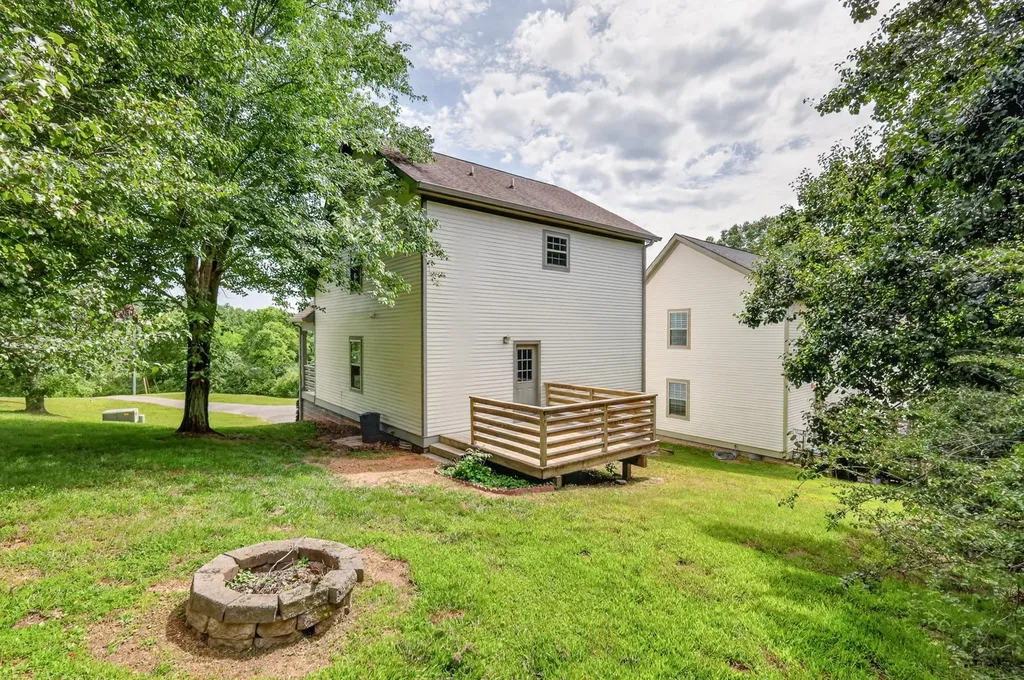 2143 Bell Street Ashland City TN 37015