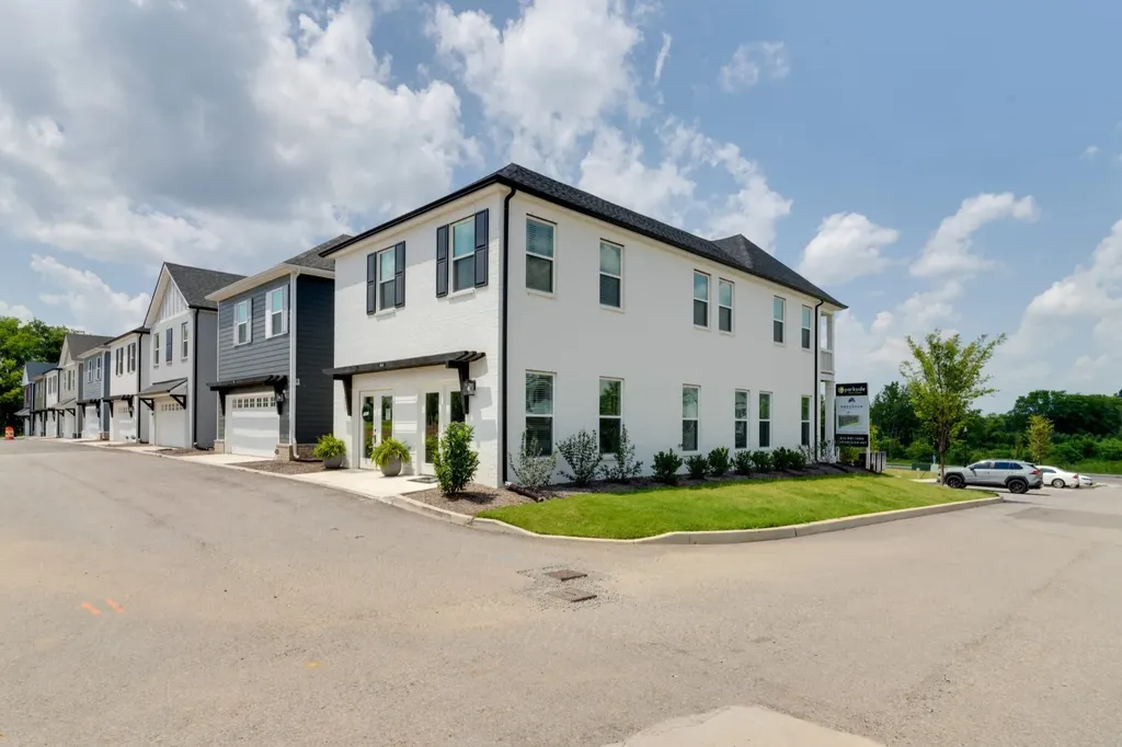 227 Champaign Pvt Drive Hendersonville TN 37075