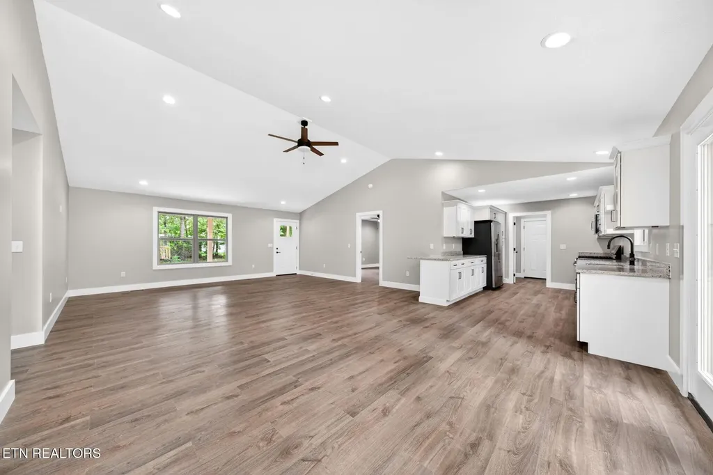 1146 Natchez Trace Crossville TN 38572