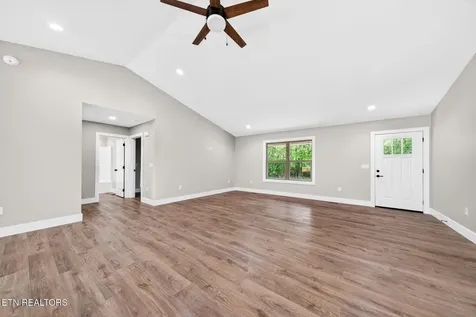 1146 Natchez Trace Crossville TN 38572
