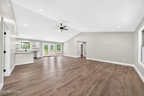 1146 Natchez Trace Crossville TN 38572