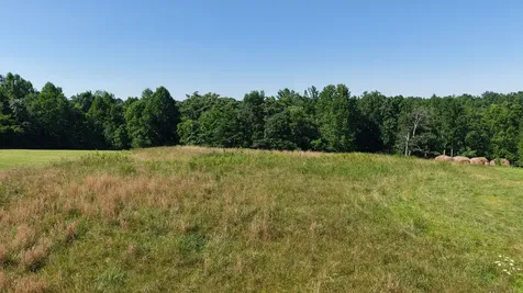 2 Hawkins Road Westmoreland TN 37186