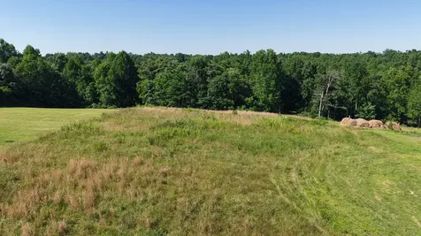 2 Hawkins Road Westmoreland TN 37186