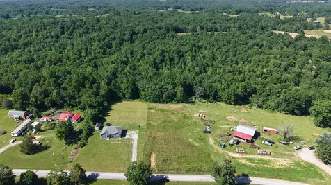 2 Hawkins Road Westmoreland TN 37186