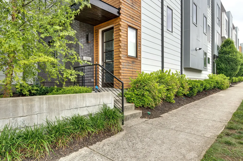 800 13th Ave, S Nashville TN 37203