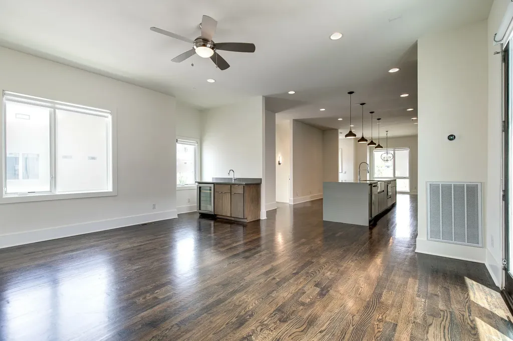 800 13th Ave, S Nashville TN 37203