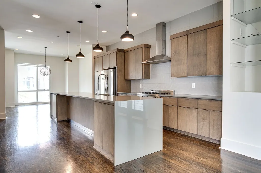 800 13th Ave, S Nashville TN 37203
