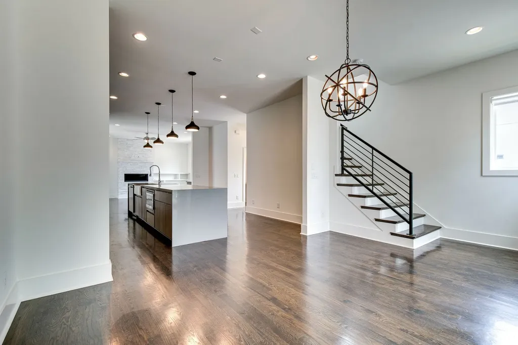 800 13th Ave, S Nashville TN 37203