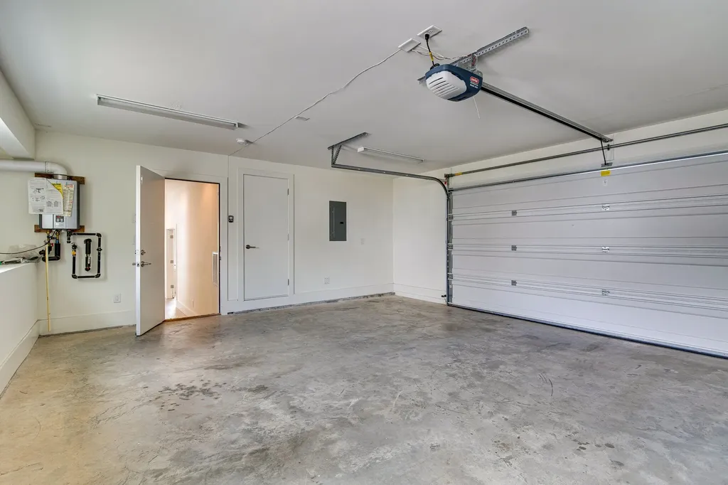 800 13th Ave, S Nashville TN 37203