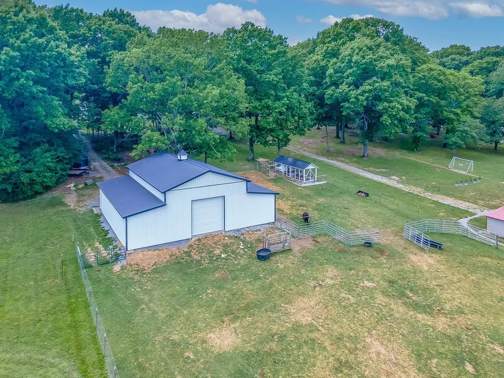 5111 SE Tater Peeler Road Lebanon TN 37090