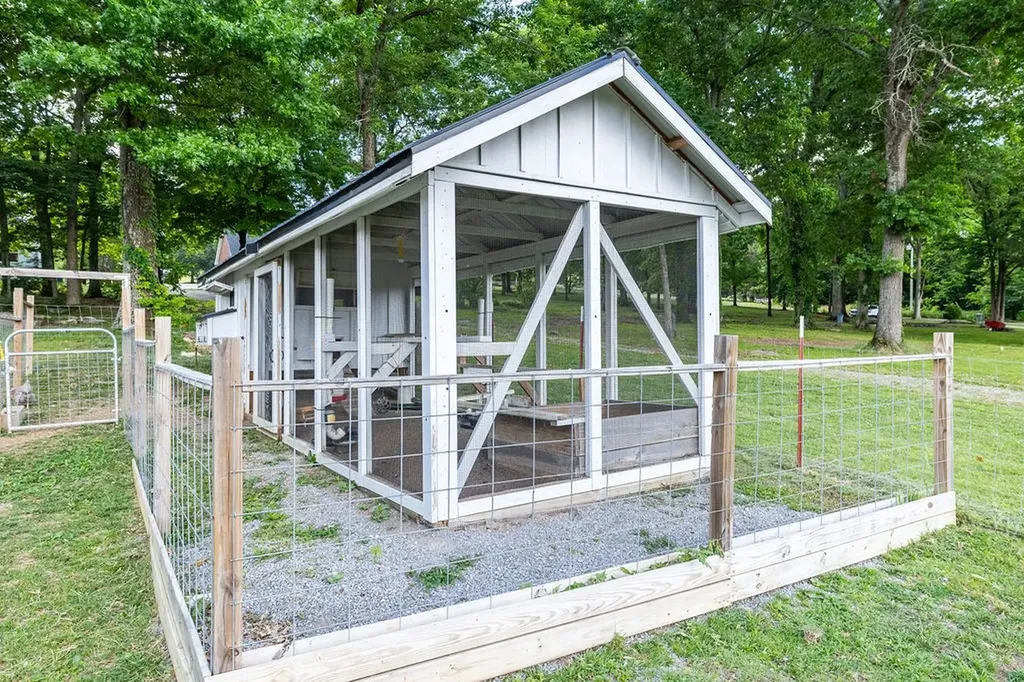 5111 SE Tater Peeler Road Lebanon TN 37090