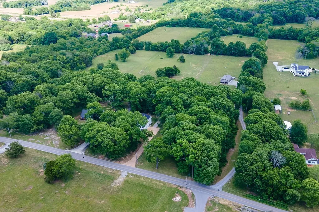 5111 SE Tater Peeler Road Lebanon TN 37090