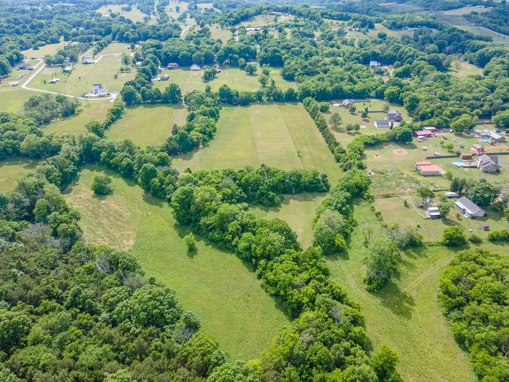 5111 SE Tater Peeler Road Lebanon TN 37090