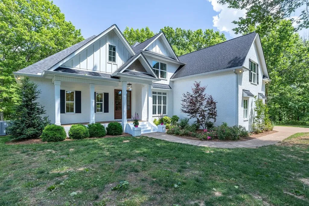 5111 SE Tater Peeler Road Lebanon TN 37090