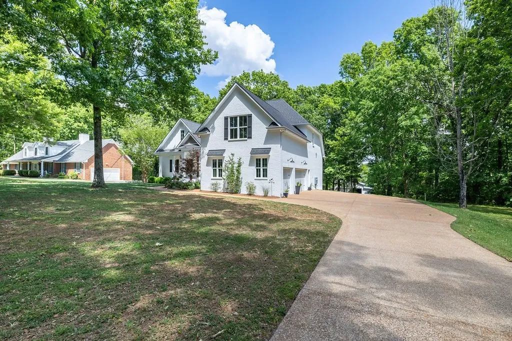 5111 SE Tater Peeler Road Lebanon TN 37090
