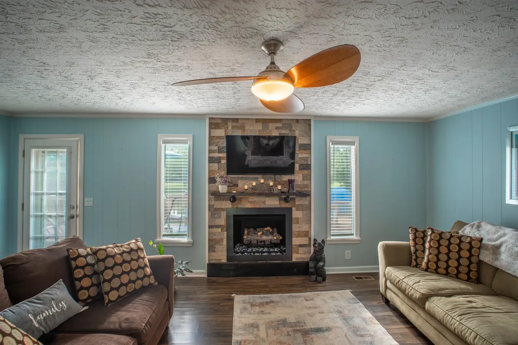 309 Skyline Drive White House TN 37188