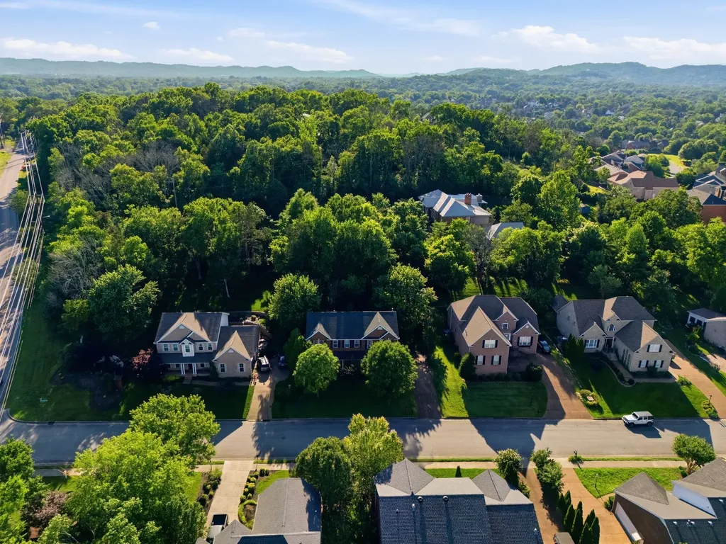 6561 Banbury Crossing Brentwood TN 37027