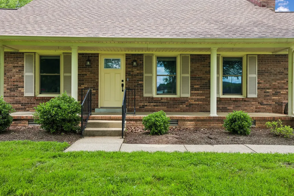 7135 Lascassas Pike Lascassas TN 37085
