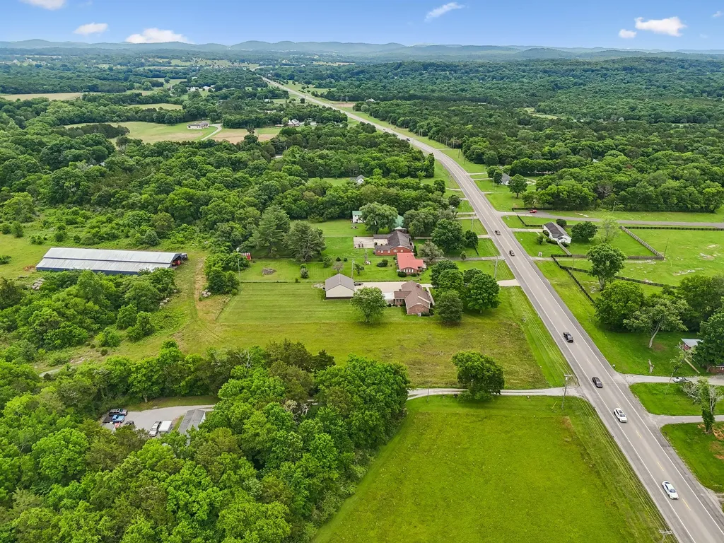 7135 Lascassas Pike Lascassas TN 37085