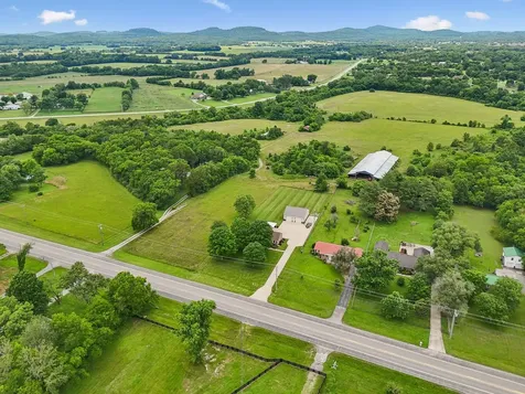 7135 Lascassas Pike Lascassas TN 37085