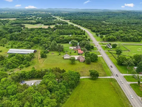 7135 Lascassas Pike Lascassas TN 37085