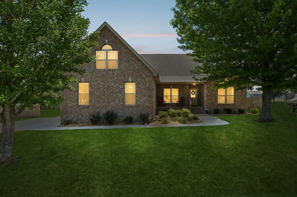 120 Oak Knoll Court Murfreesboro TN 37127