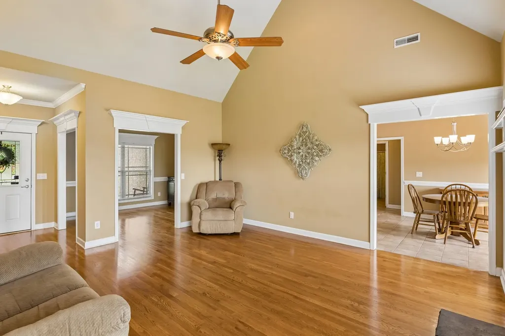 120 Oak Knoll Court Murfreesboro TN 37127