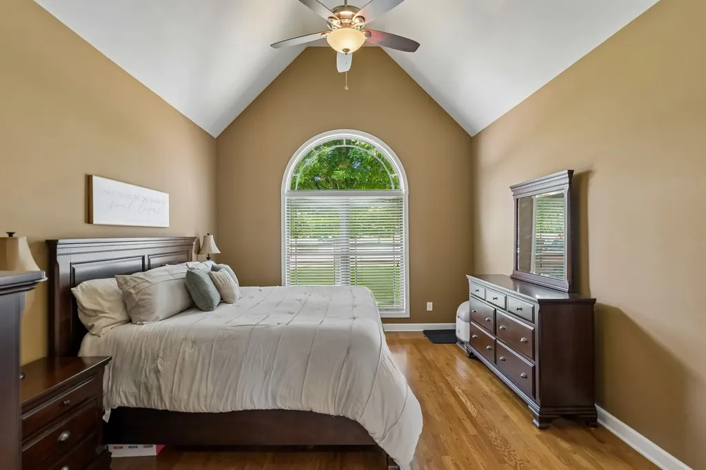 120 Oak Knoll Court Murfreesboro TN 37127