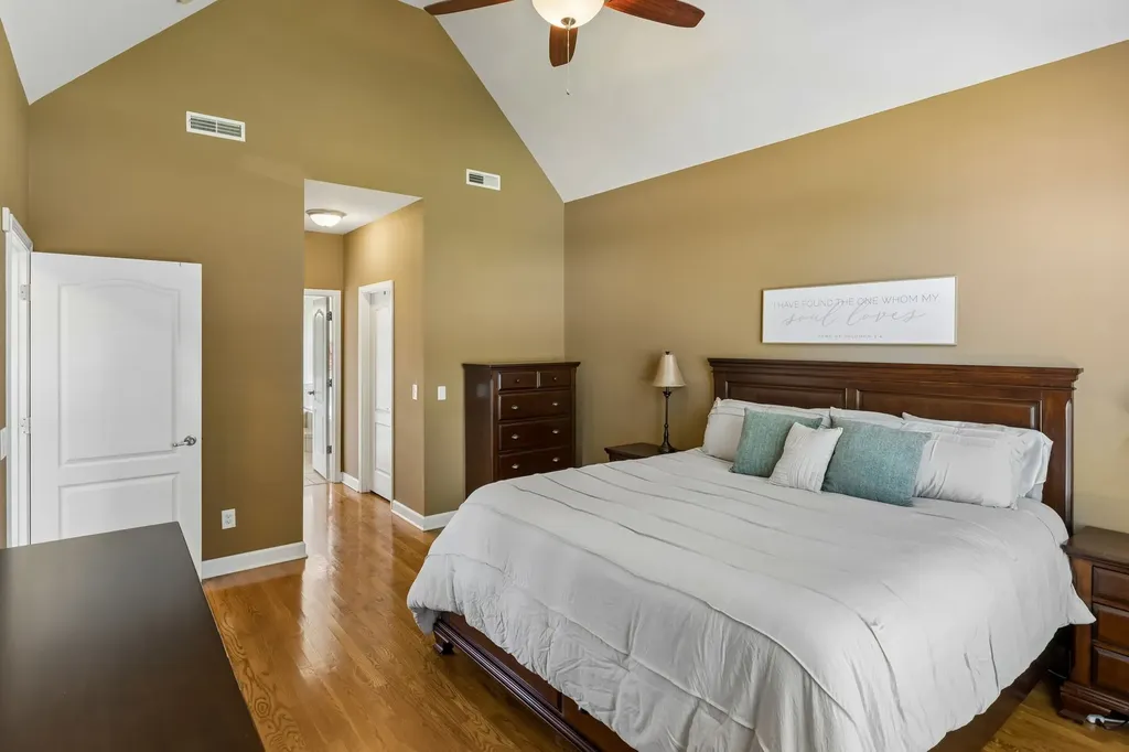 120 Oak Knoll Court Murfreesboro TN 37127