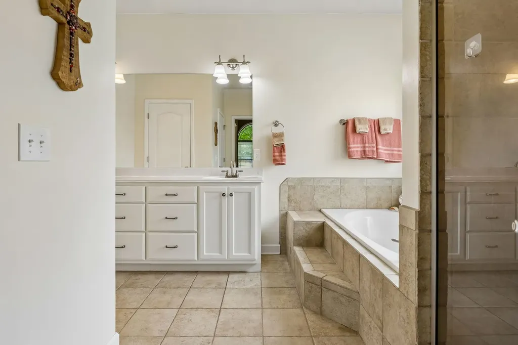 120 Oak Knoll Court Murfreesboro TN 37127
