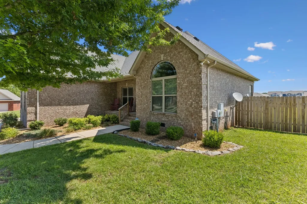 120 Oak Knoll Court Murfreesboro TN 37127