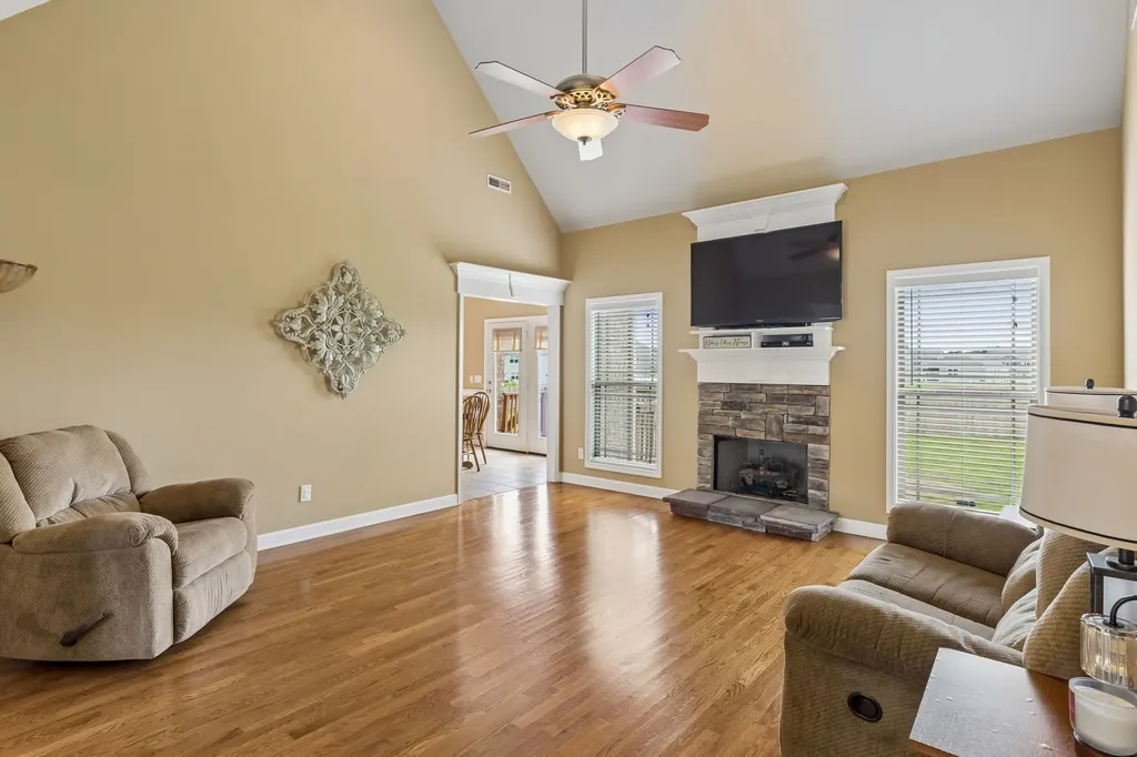 120 Oak Knoll Court Murfreesboro TN 37127