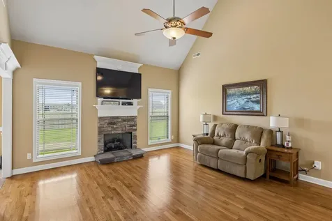 120 Oak Knoll Court Murfreesboro TN 37127