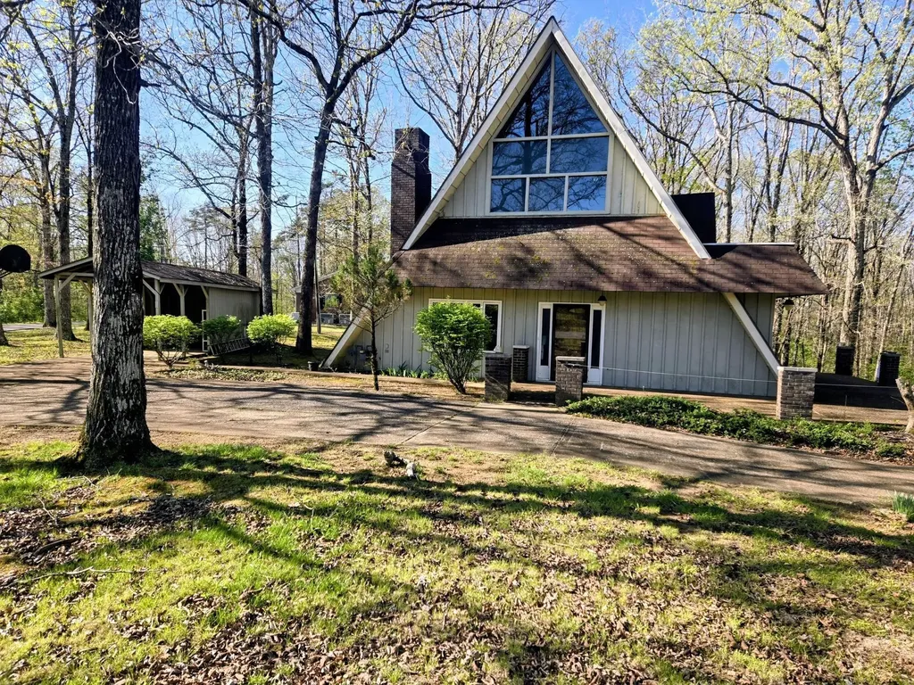 820 Hurricane Hill Drive Waynesboro TN 38485