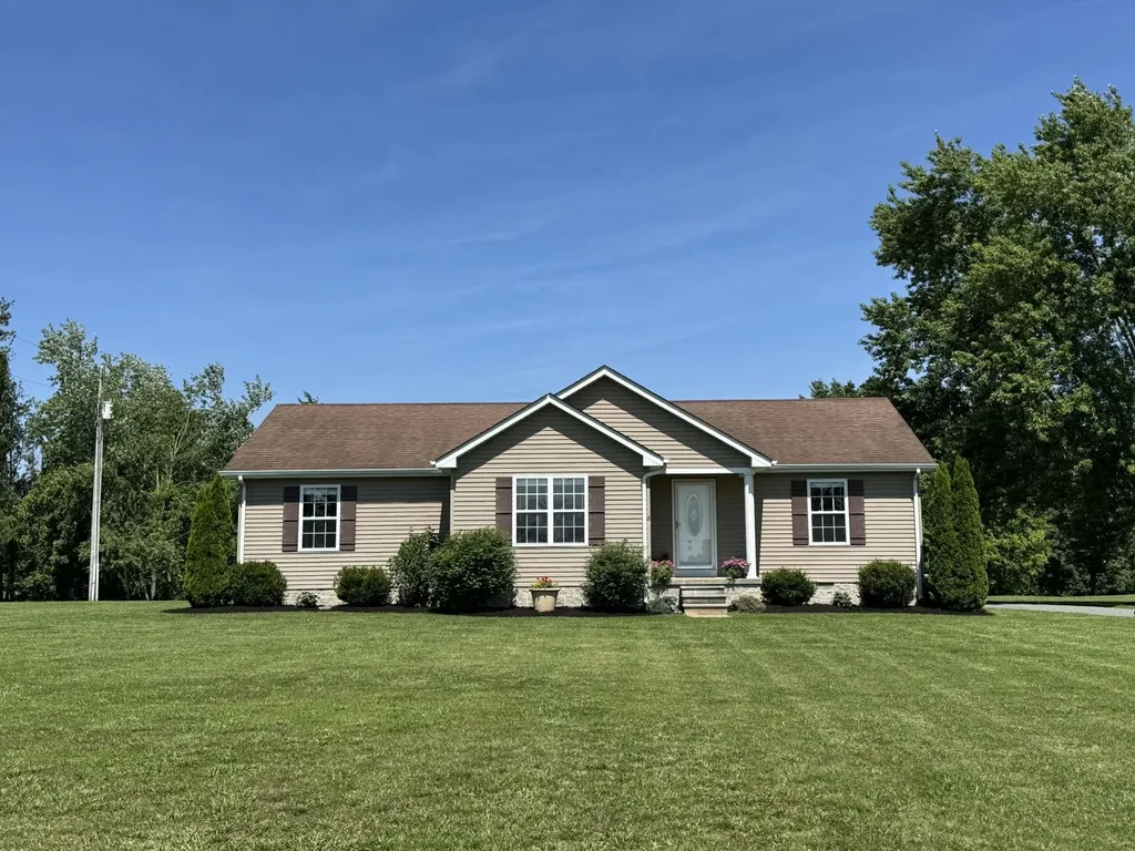 379 Williams Road Lafayette TN 37083