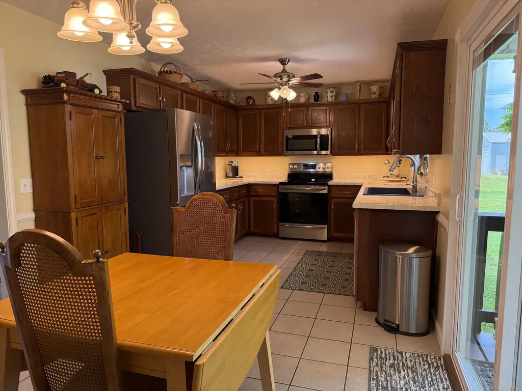 379 Williams Road Lafayette TN 37083