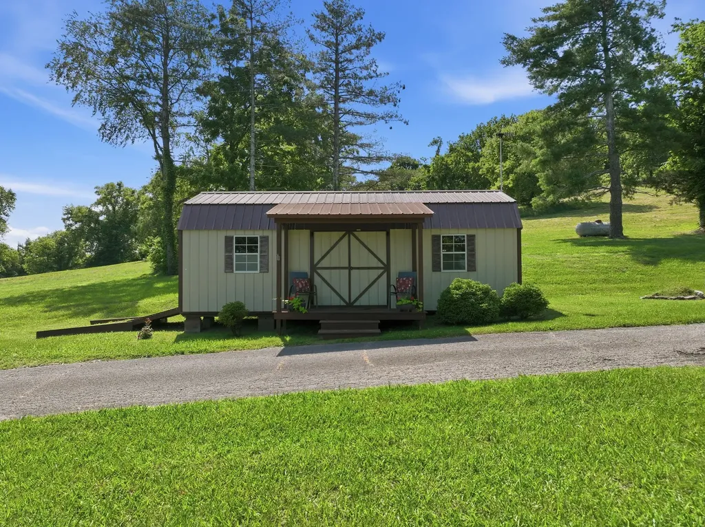 899 Carters Creek Pike Columbia TN 38401