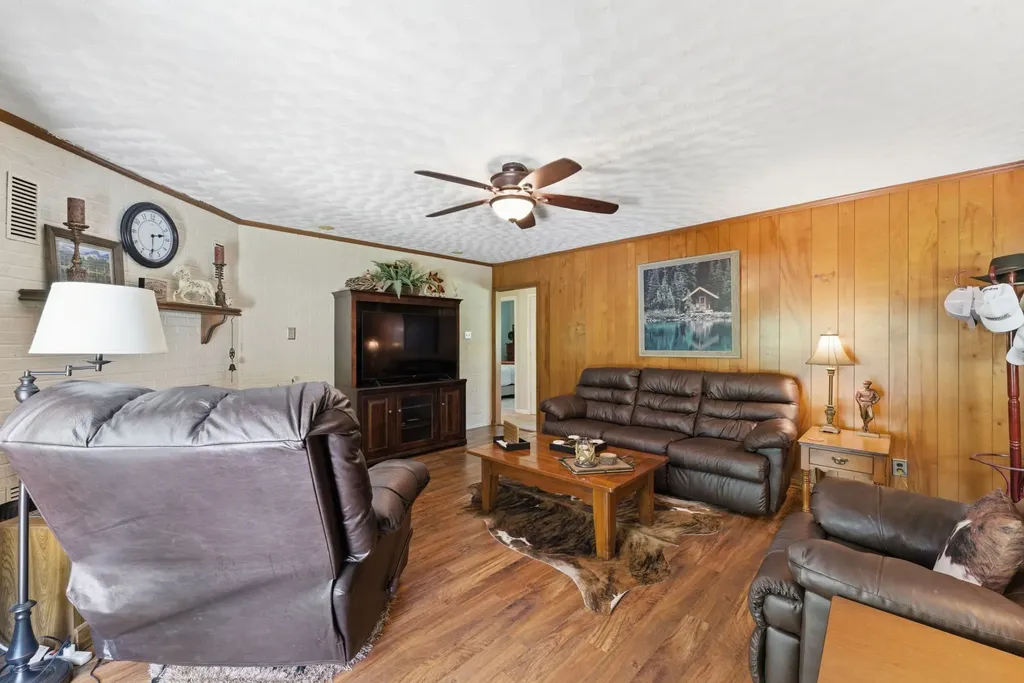 899 Carters Creek Pike Columbia TN 38401