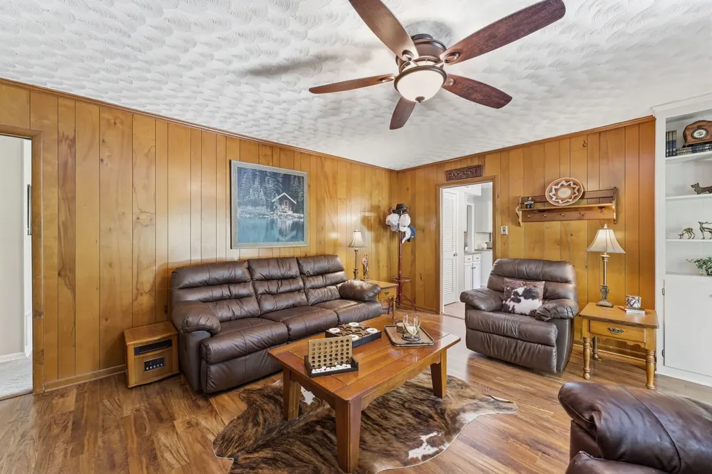 899 Carters Creek Pike Columbia TN 38401