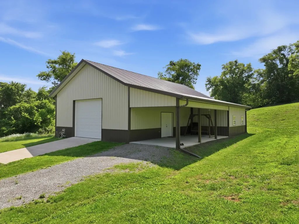 899 Carters Creek Pike Columbia TN 38401