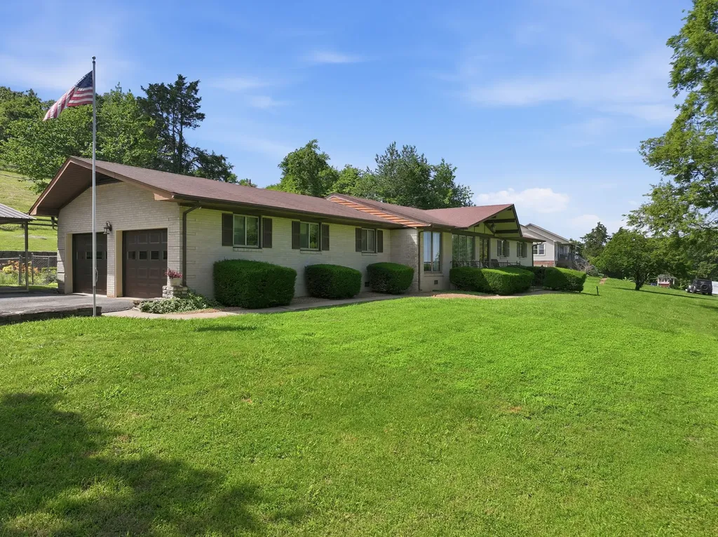 899 Carters Creek Pike Columbia TN 38401